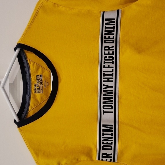 TOMMY Hilfiger T-Shirt Yellow White Strip Across Men's Size Small - Picture 4 of 13